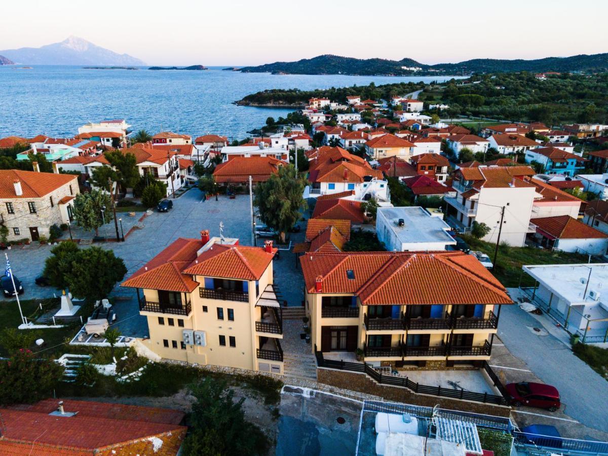 Helianthus Guesthouse Ammouliana Buitenkant foto