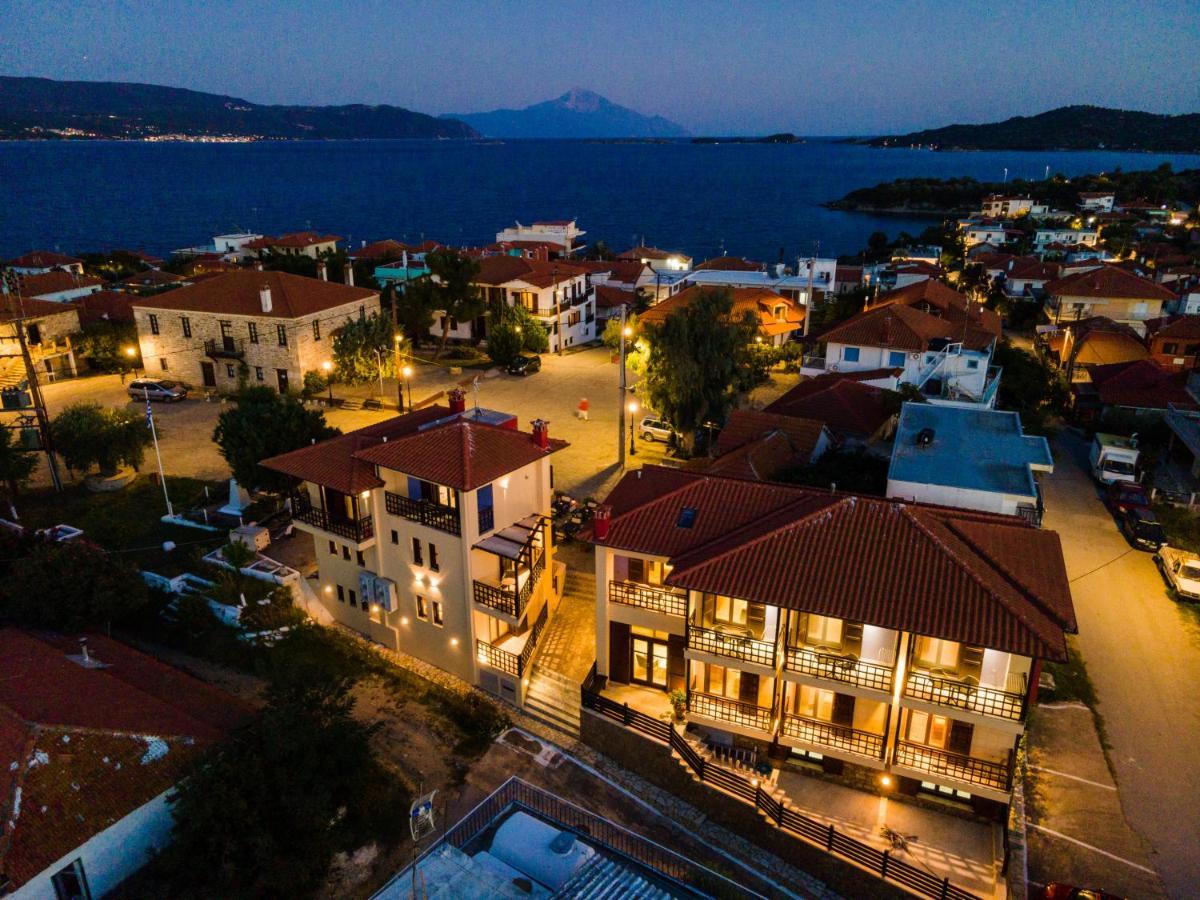 Helianthus Guesthouse Ammouliana Buitenkant foto