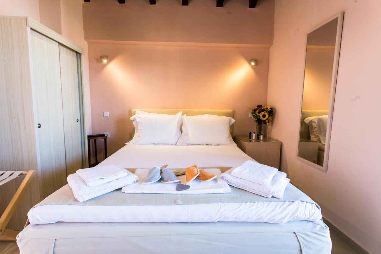 Helianthus Guesthouse Ammouliana Buitenkant foto
