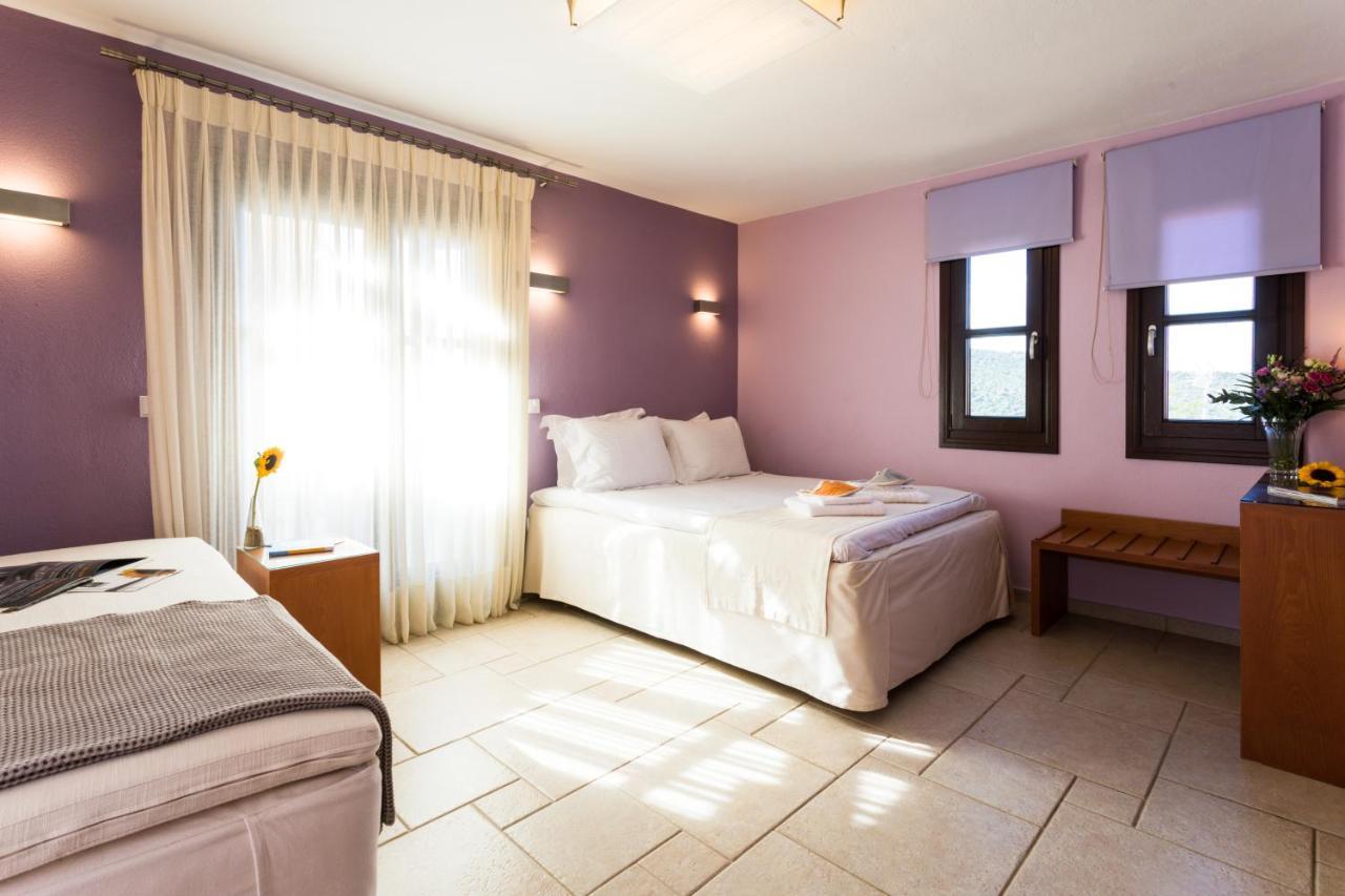 Helianthus Guesthouse Ammouliana Buitenkant foto
