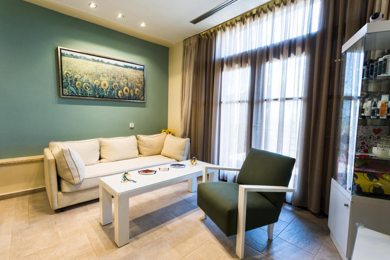 Helianthus Guesthouse Ammouliana Buitenkant foto