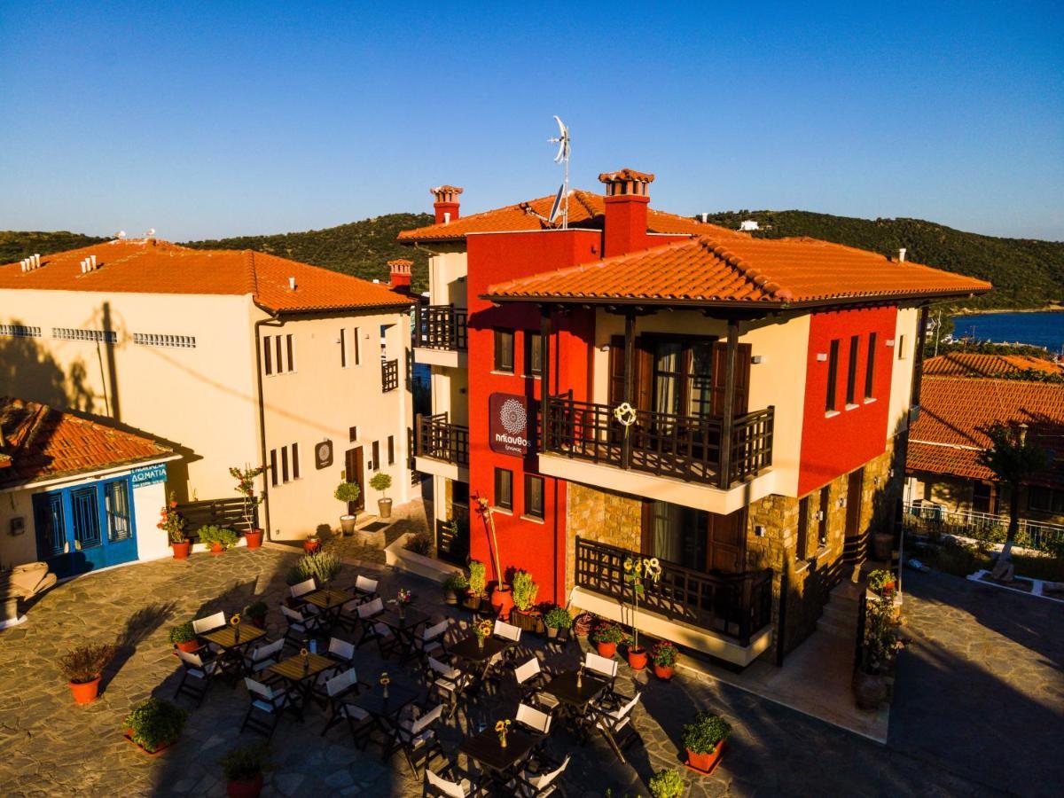 Helianthus Guesthouse Ammouliana Buitenkant foto