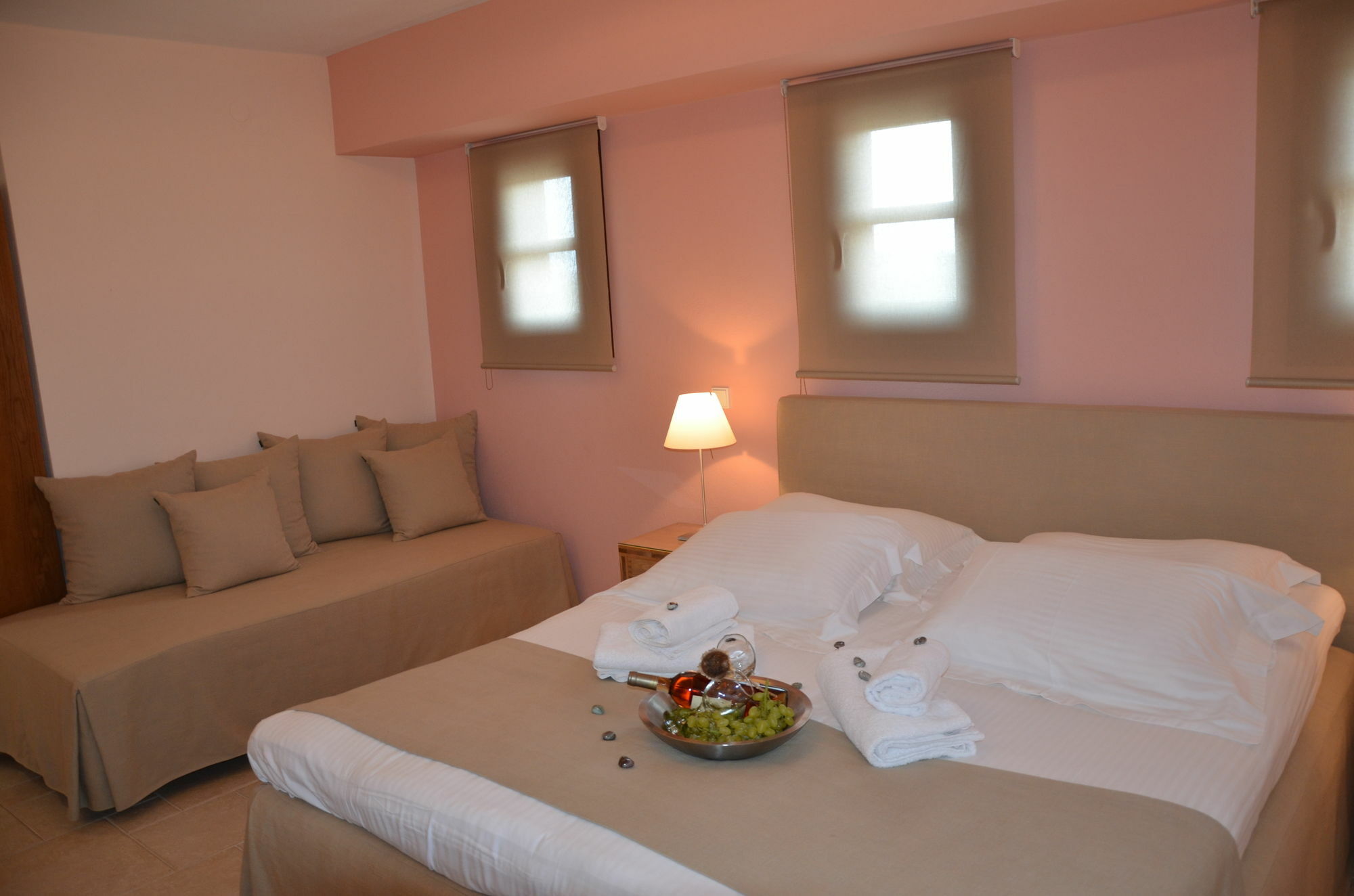 Helianthus Guesthouse Ammouliana Buitenkant foto